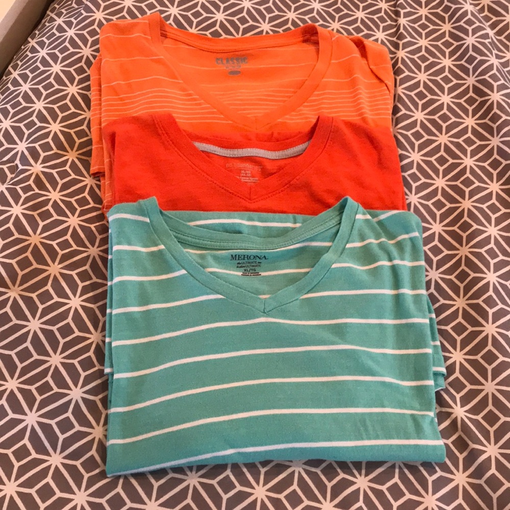 Men’s v-neck shirts
